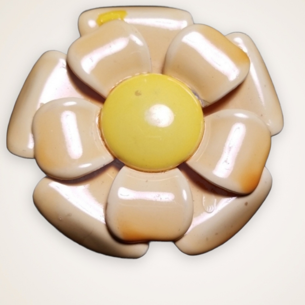 Vintage Enamel Flower Daisy Brooch Pin - Picture 13 of 14